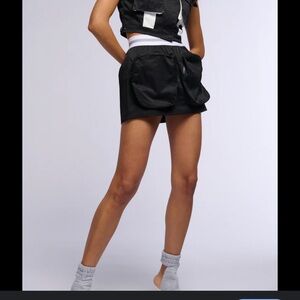 AKIRA Black Cargo Shorts Relaxed Fit